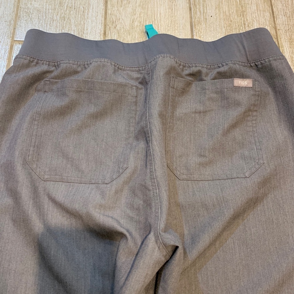 Figs scrub pants in graphite gray, size XL - Picture 6 of 7